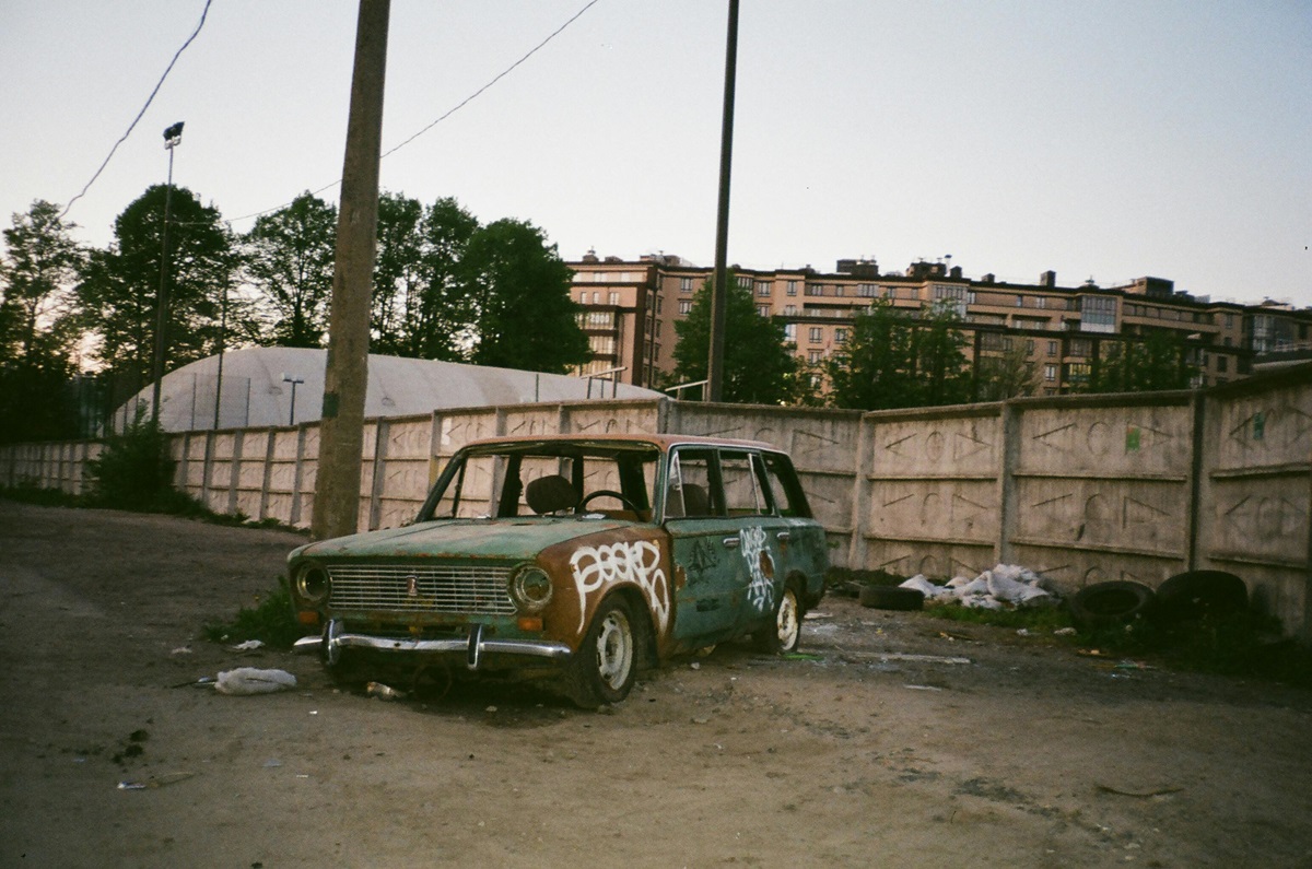 abandoned car